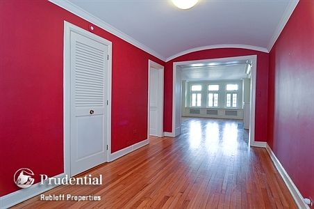 2nd image of 415 W Aldine Ave APT 12C