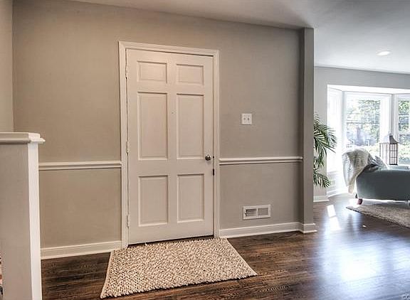 4th image of 9520 Evansway Ln