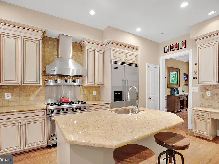714 Bracey Ln — Photo 20