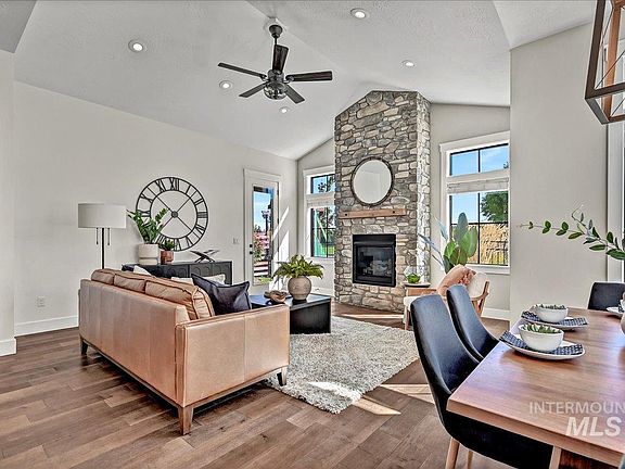 3rd image of 6642 N Asissi Ln