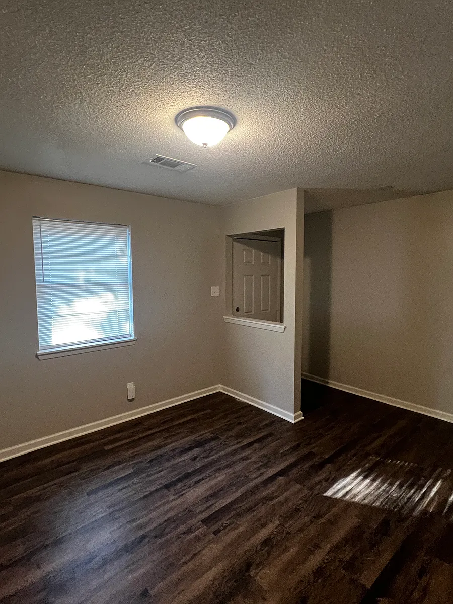 Building Photo - 8702 Oakhaven Dr