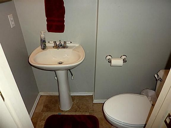 5th image of 5331 Whispering Oaks Dr
