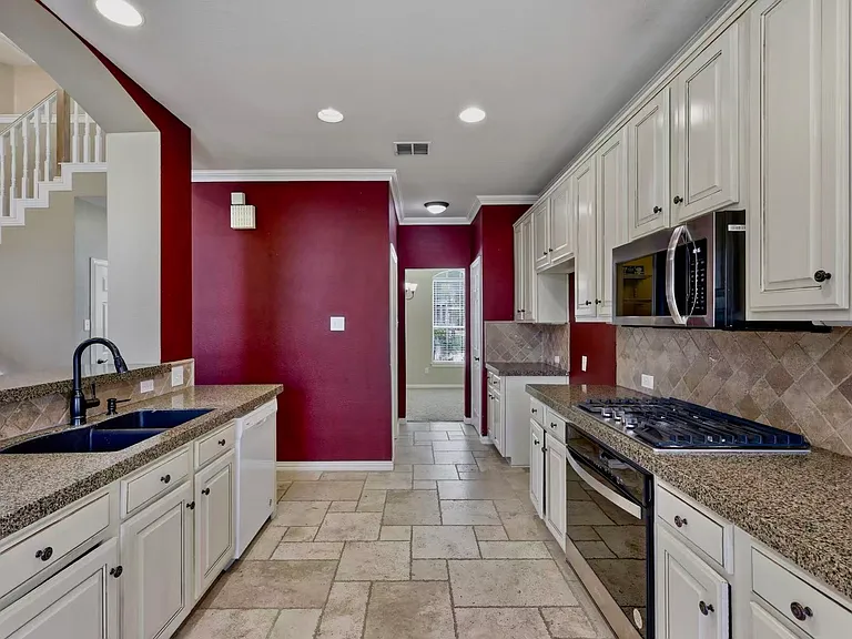 630 Waterview Dr — Photo 10