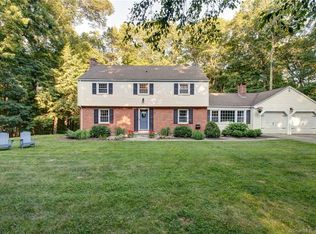 14 Eastview Dr, Simsbury, CT 06070