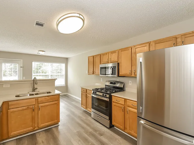 1726 Byrom Pkwy — Photo 8