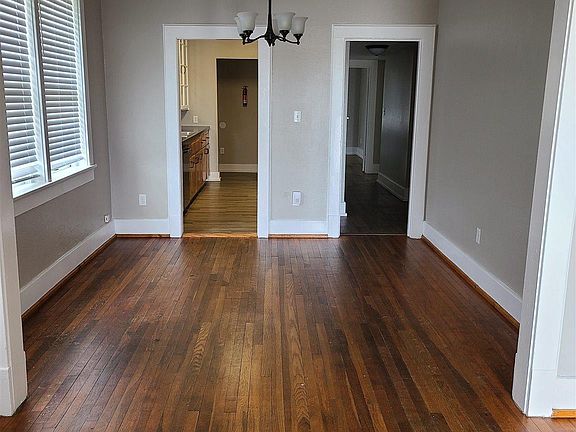 2nd image of 114 W La Rua St