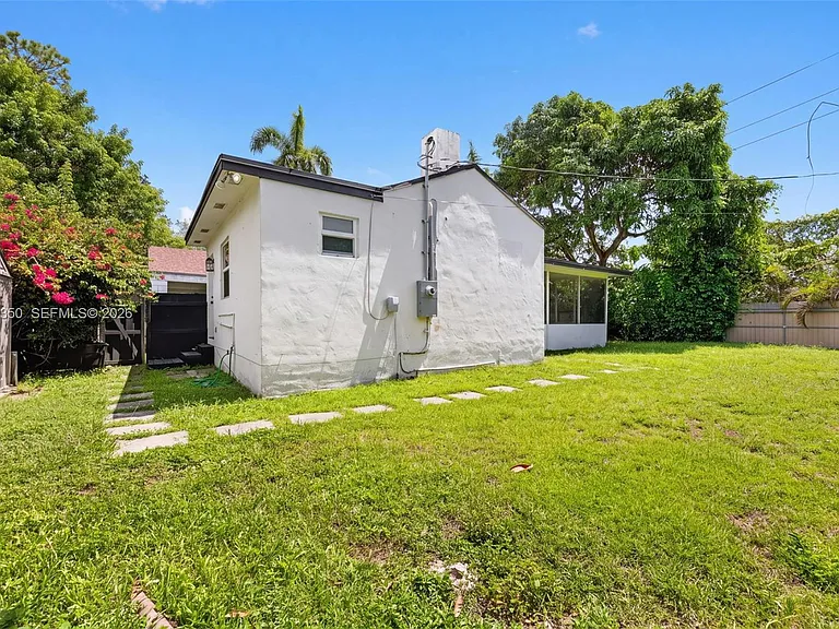 5800 SW 61st St — Photo 21