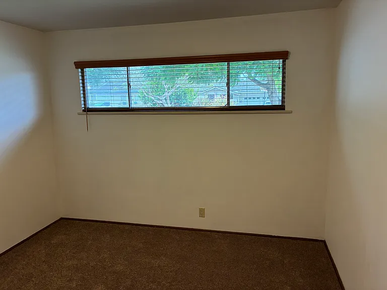 54 N Dunning St — Photo 5