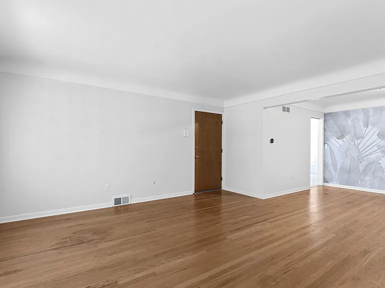 930 Trombley Rd #932 — Photo 8