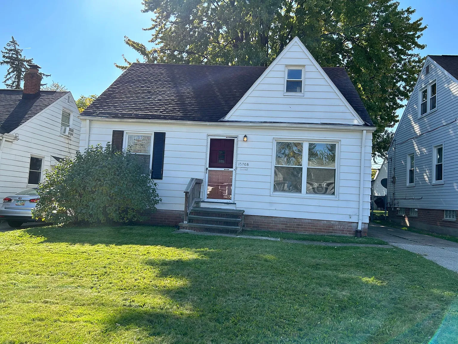 15708 Maplewood Ave photo 1