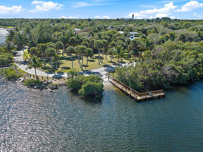 12140 SE Indian River Dr N — Photo 50