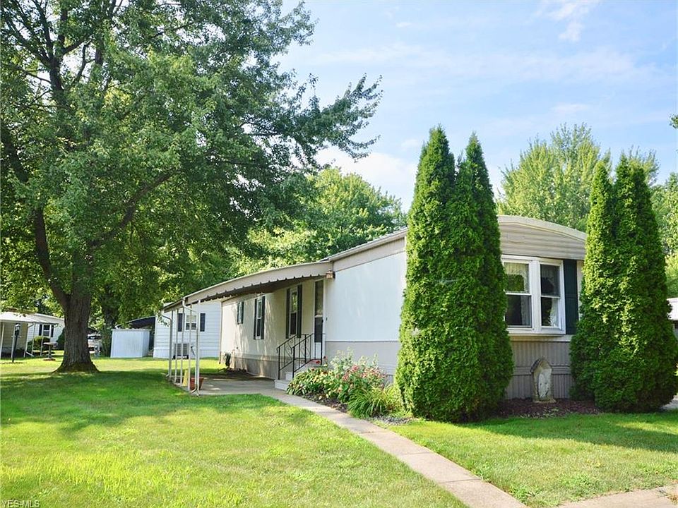 1st image of 8 Overland Dr #8