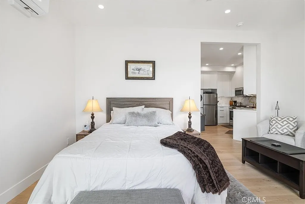 Studio, 500 sqft, $3,800 — Photo 1