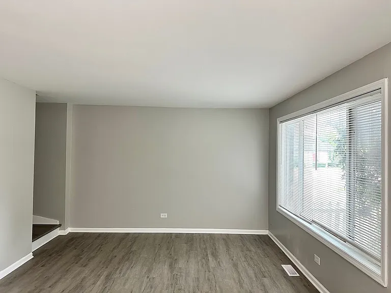 1715 E Roosevelt Rd #1 — Photo 5