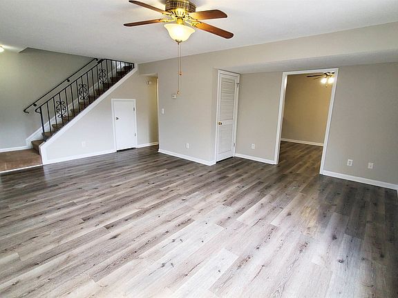 4th image of 1471 Turkey Ridge Rd. #C