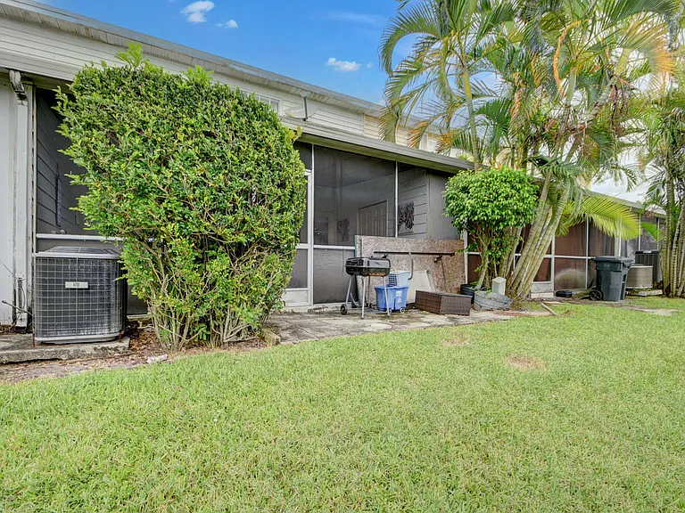 11862 Brier Patch Ct E — Photo 35