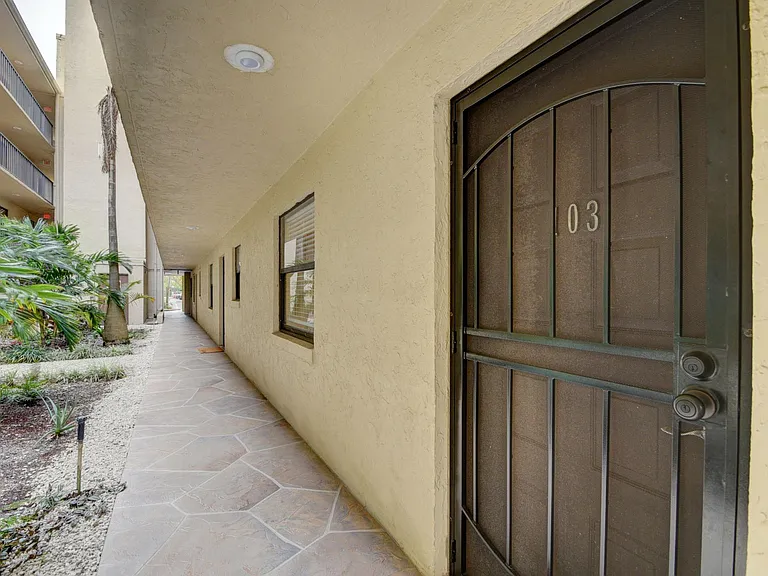 890 N Federal Hwy #103 — Photo 46