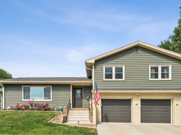 2618 Edgemont Ave, Waterloo, IA 50702