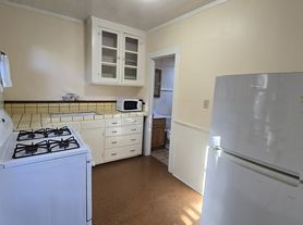 208 Lincoln St