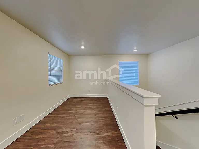 740 S Retort Ave — Photo 7