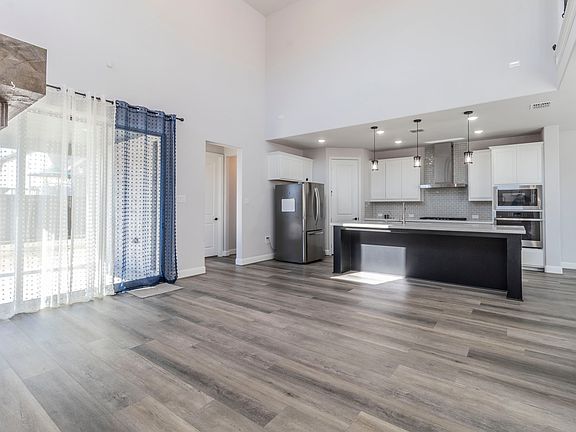 5th image of 2700 Silver Leaf Cir