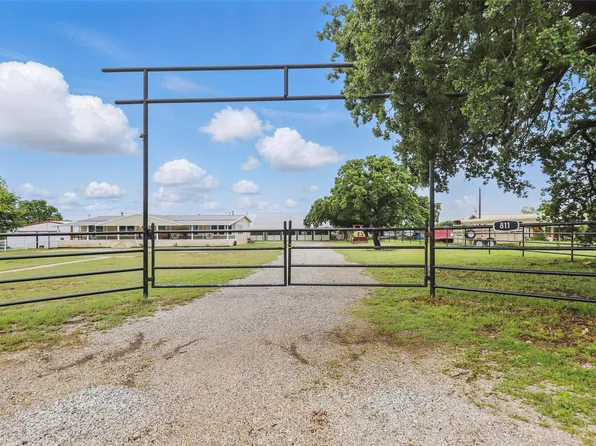 811 Lution Dr, Weatherford, TX 76087
