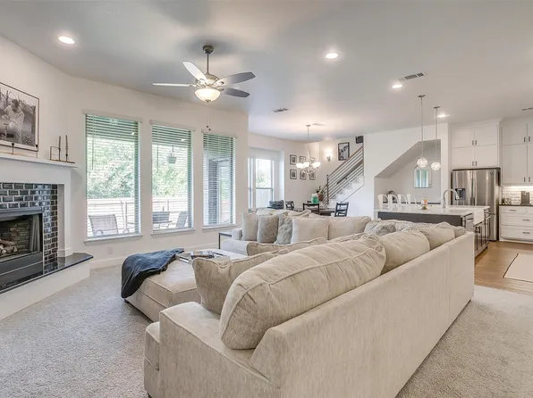 517 Ramon St, Burleson, TX 76028