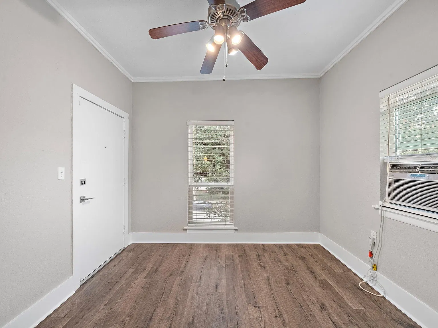 1 bed, 1.0 bath, 652 sqft, $1,095 — Photo 2