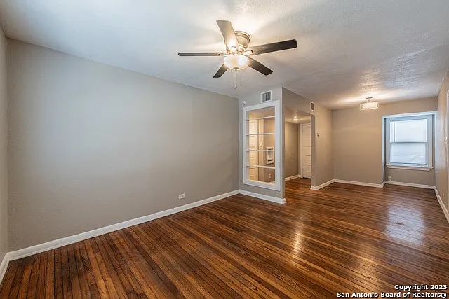 2 bed, 1.0 bath, 750 sqft, $1,195 — Photo 2