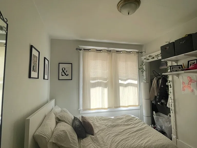 337 Brock St — Photo 6