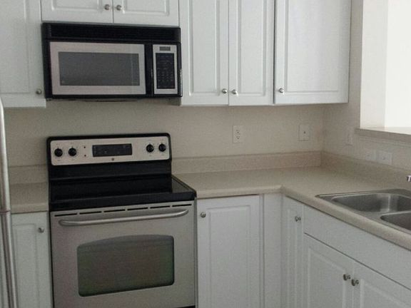 4th image of 204 Shady Grove Ln