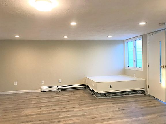 4th image of 233 Bradstreet Ave #2