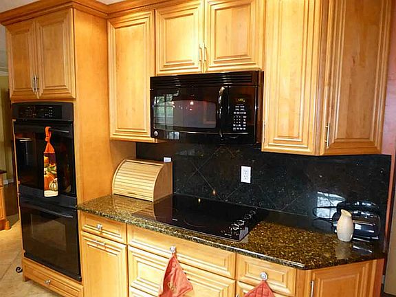 3rd image of 461 Knollwood Dr