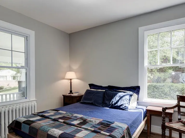 1415 Girard St NE — Photo 9