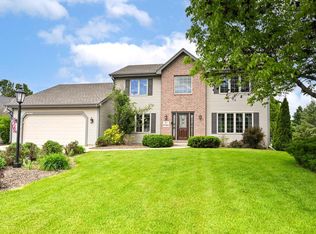 N57W24664 Nighthawk Ct, Sussex, WI 53089