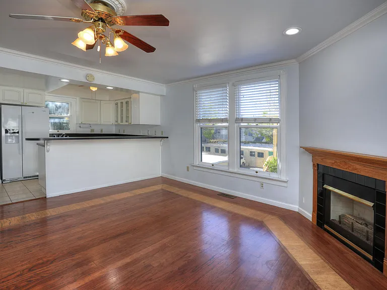 1513 De La Vina St #B — Photo 2