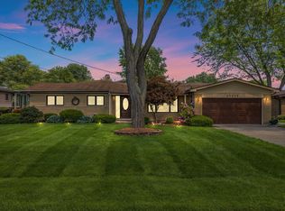 41416 Bayhaven Dr, Harrison Township, MI