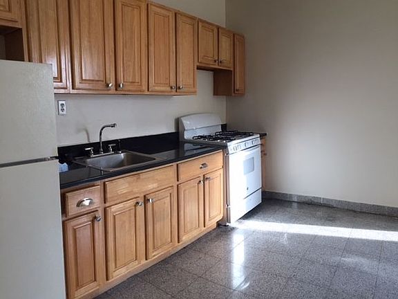 5th image of 43-30 46th St #5D