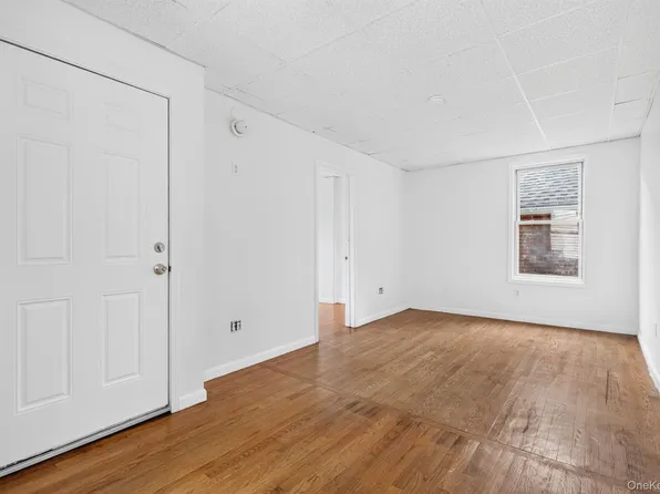 54 Gifford Ave, Poughkeepsie, NY