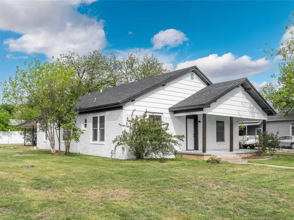 516 S Pecos St, Coleman, TX 76834