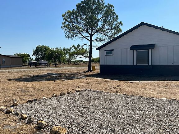 3rd image of 512 Stoney Acre