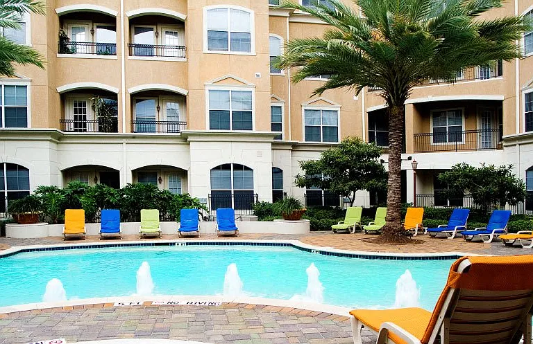 Tuscany Court Apartments — Photo 27