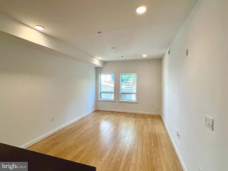 520 Carpenter Ln #28-1D — Photo 12