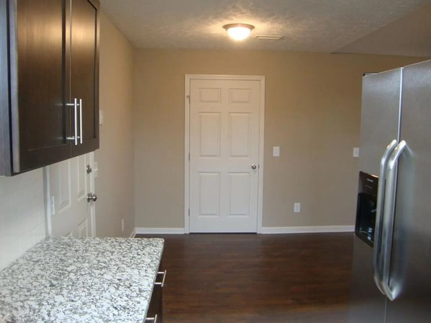 Updated 3BR Home in Smyrna Modern Upgrades, Garage & Spacious Yard — Photo 4
