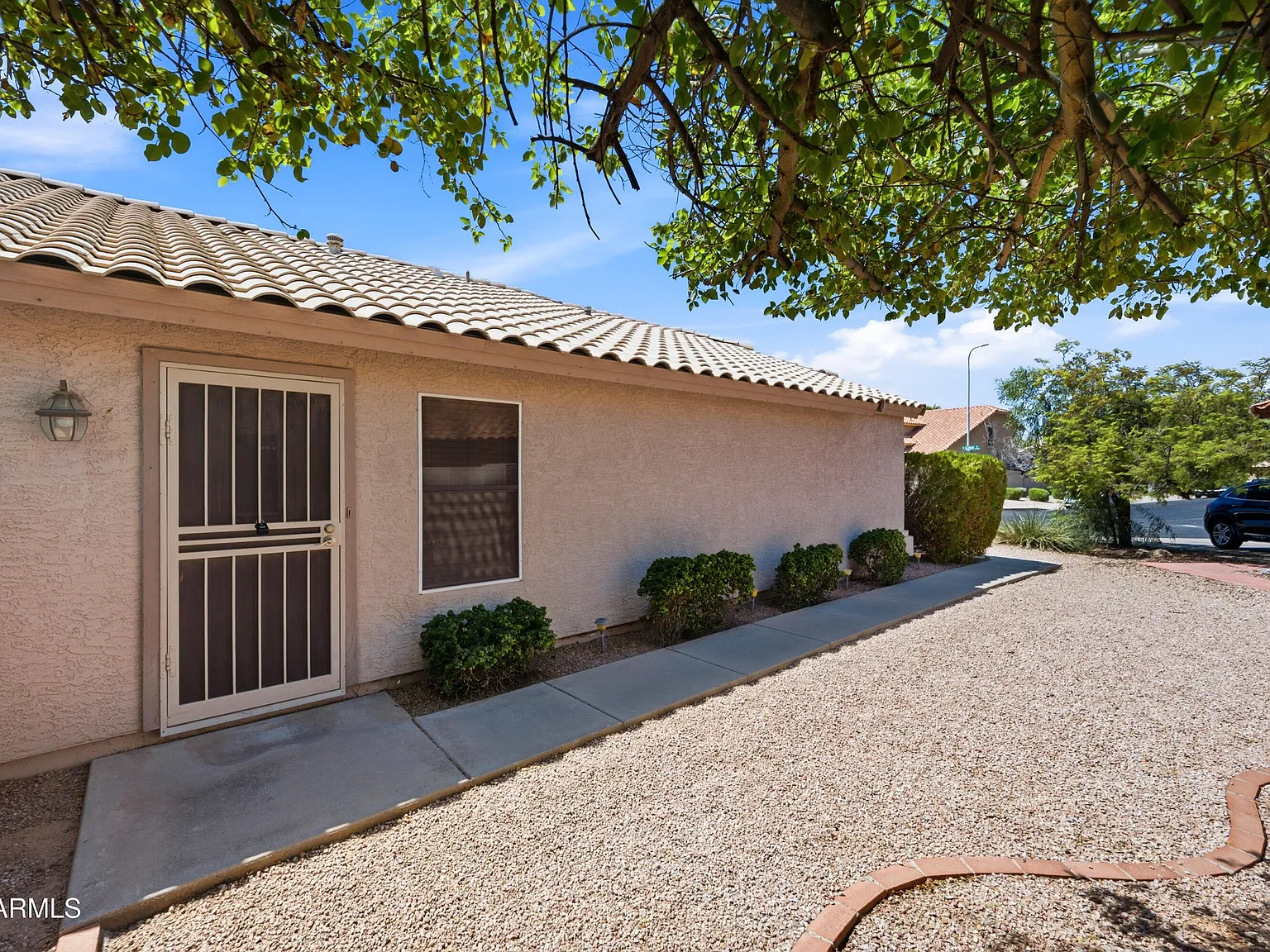 2 bed, 2.0 bath, 1283 sqft, $2,195 — Photo 2
