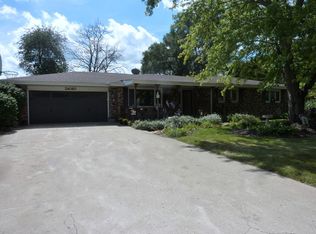 24060 Lakeview Dr, Minooka, IL 60447