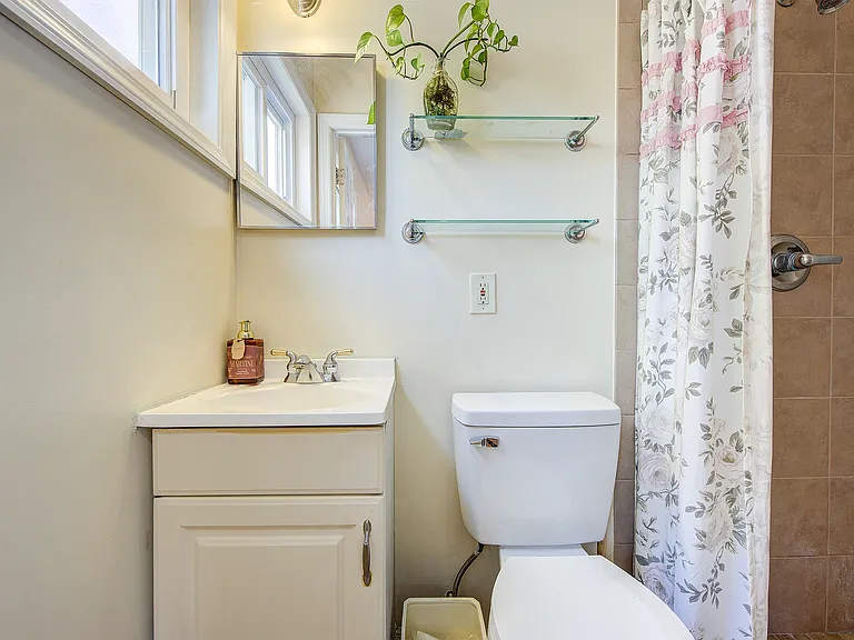 55 Duncan Dr W — Photo 15