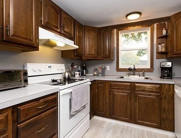 41 Central St #3 — Photo 11