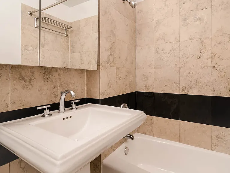 300 E 39th St #15C — Photo 18
