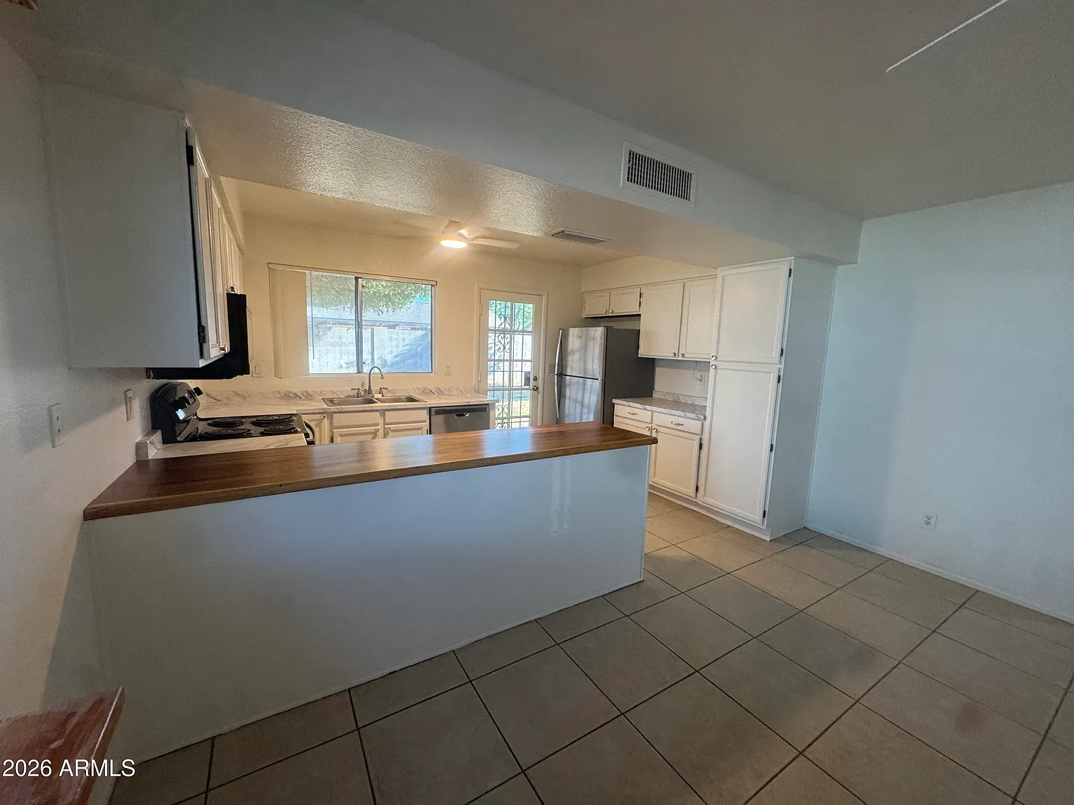 3 bed, 2.0 bath, 1288 sqft, $1,795 — Photo 2